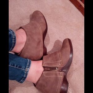 Dr. Scholl's memory foam suede look booties